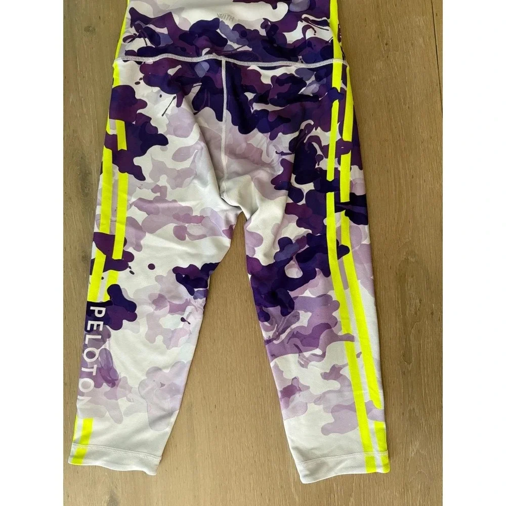 Peloton WITH Leggings Womens fits Size 6‎ Purple Camouflage High Rise Capri